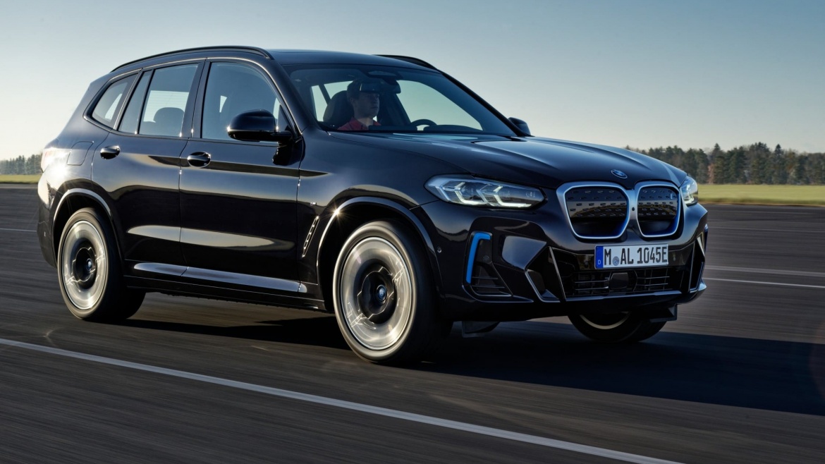 BMW iX3
